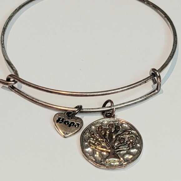 Tree of Life Charm Bracelt - Picture 1 of 7